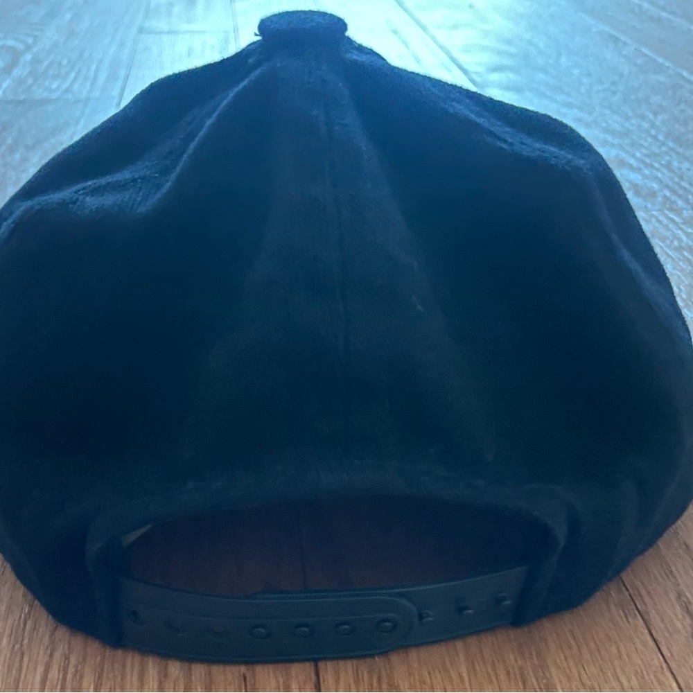 Zipper SnapBack cap - Picture 3 of 3